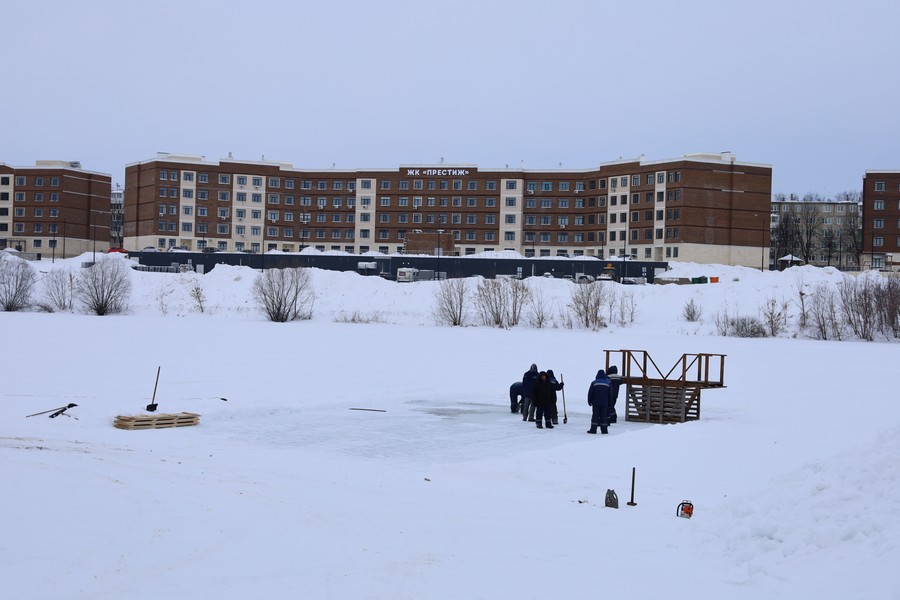 В Новомосковске готовятся к крещенским купаниям.