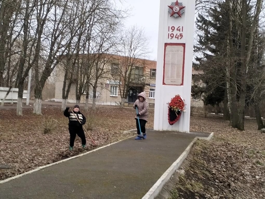 В Новомосковске продолжается месячник чистоты, объявленный Губернатором Дмитрием Миляевым.