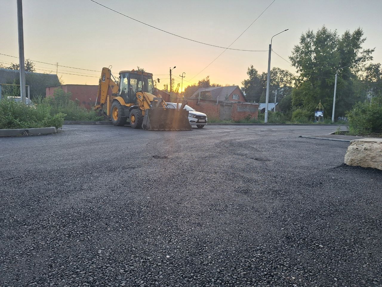 В Новомосковске продолжается благоустройство дворов по программе «Формирование комфортной городской среды».