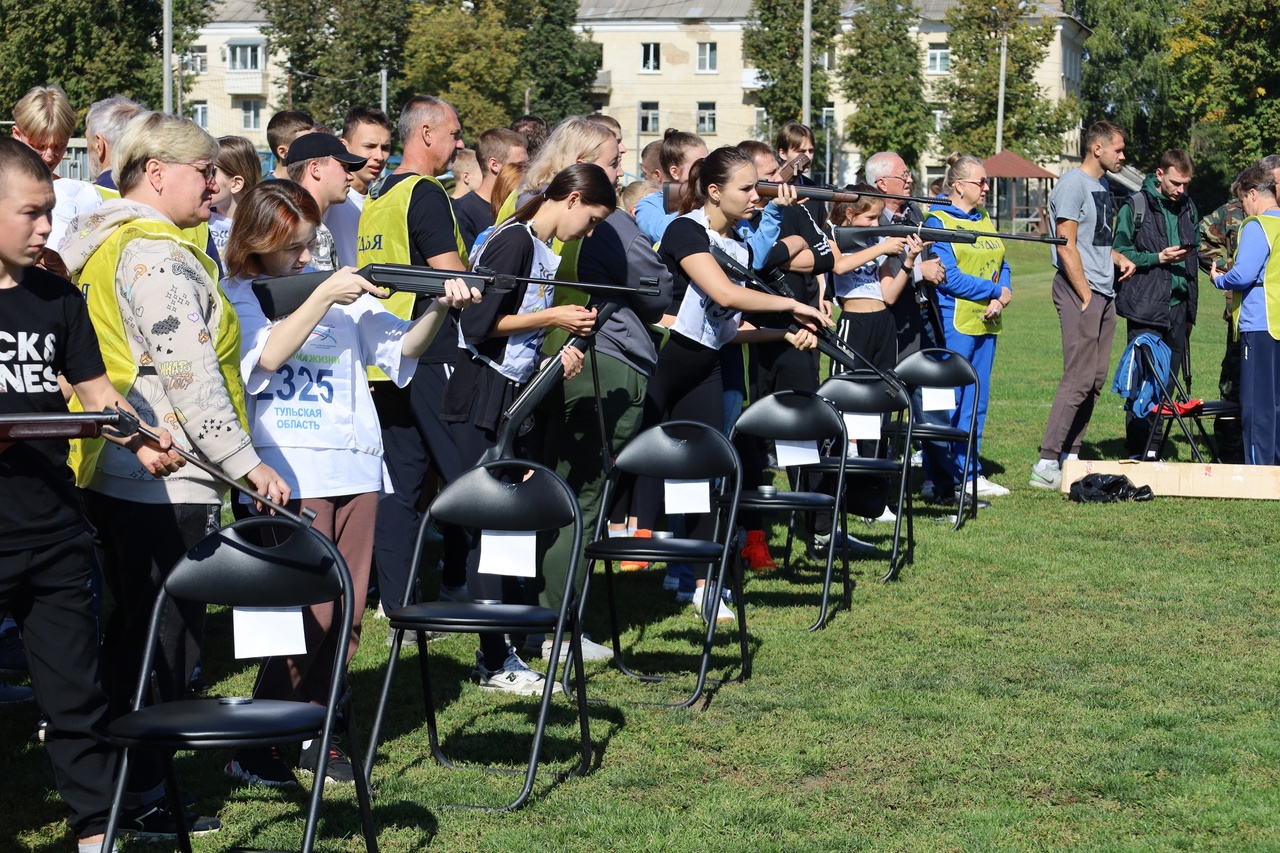 В Новомосковске прошли соревнования по летнему биатлону.