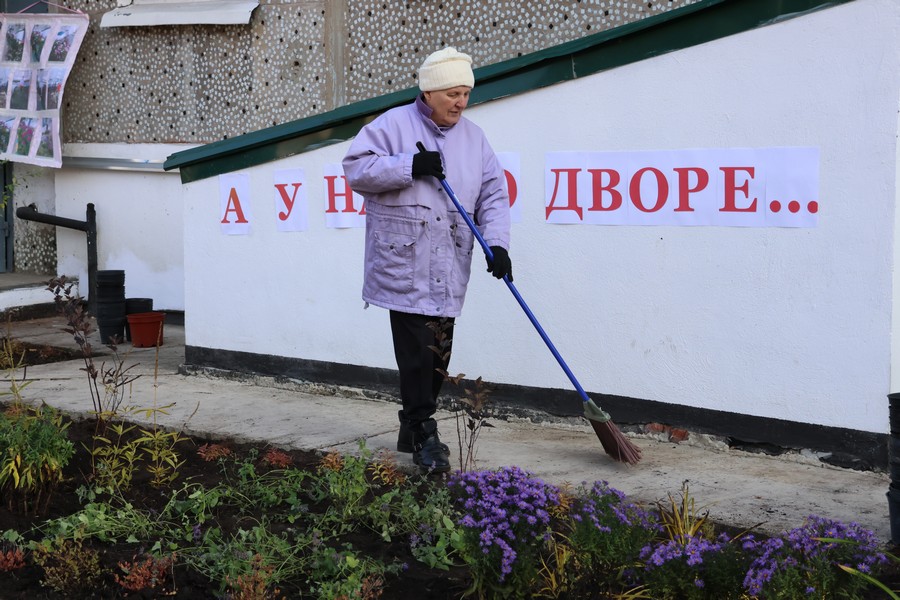 В Новомосковске успешно реализуют проект «А у нас во дворе».