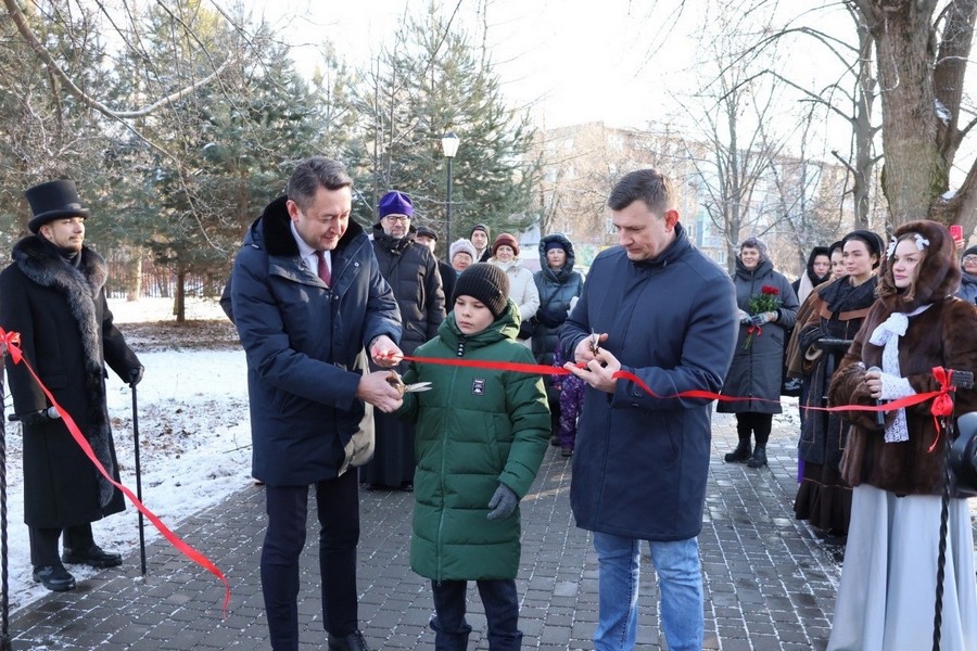 Торжественное открытие Пушкинского сквера.