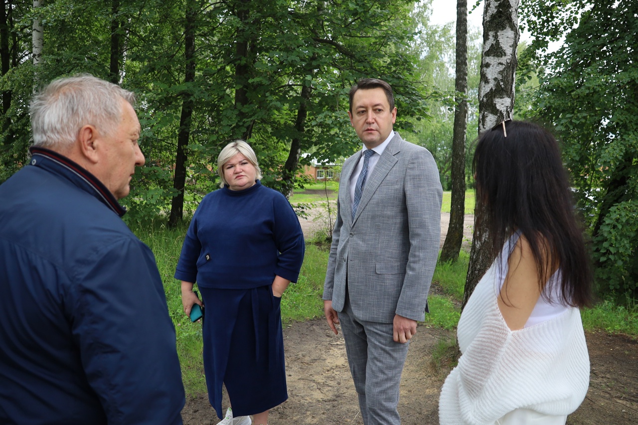 В новомосковском детском образовательно-оздоровительном центре началось обновление плаца.