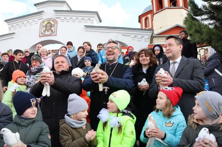 С праздником Благовещения Пресвятой Богородицы! . С праздником Благовещения Пресвятой Богородицы! .
