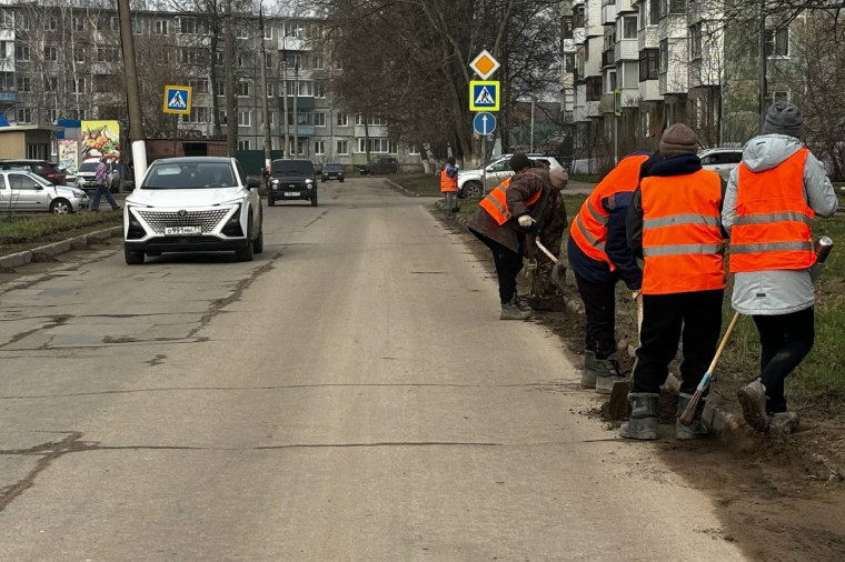 Дорожное хозяйство проводит усиленную работу по уборке смета. Дорожное хозяйство проводит усиленную работу по уборке смета.