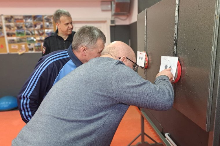 Спорт. Предстоящему празднику посвящается. Ветераны не потеряли умение и точность. Спорт. Предстоящему празднику посвящается. Ветераны не потеряли умение и точность.