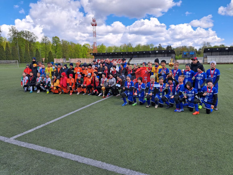 Футбол. Память должна жить. В первом турнире новомосковцами завоевано золото.