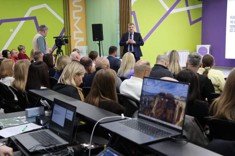 Я бы в бизнесмены пошел, пусть меня научат....