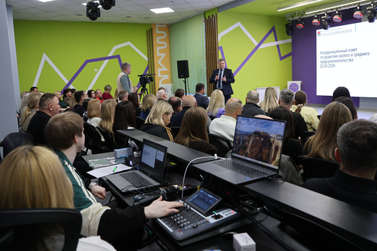 Я бы в бизнесмены пошел, пусть меня научат....