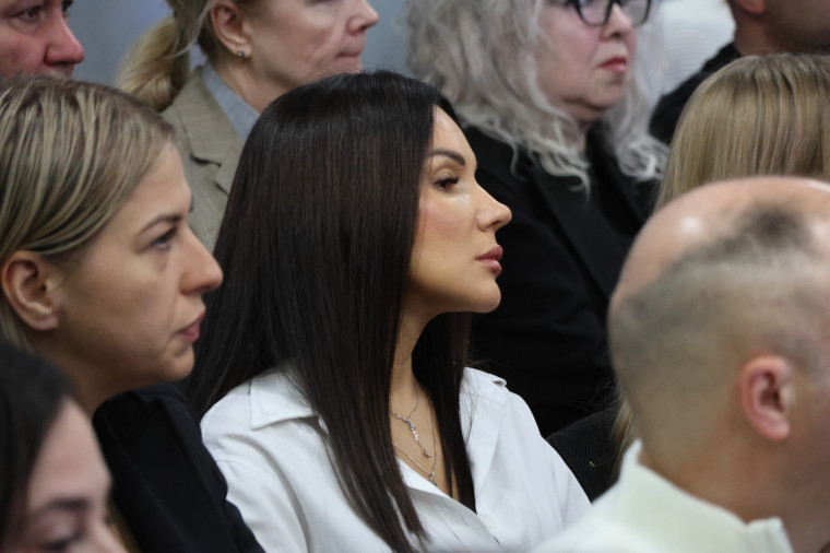 Я бы в бизнесмены пошел, пусть меня научат....